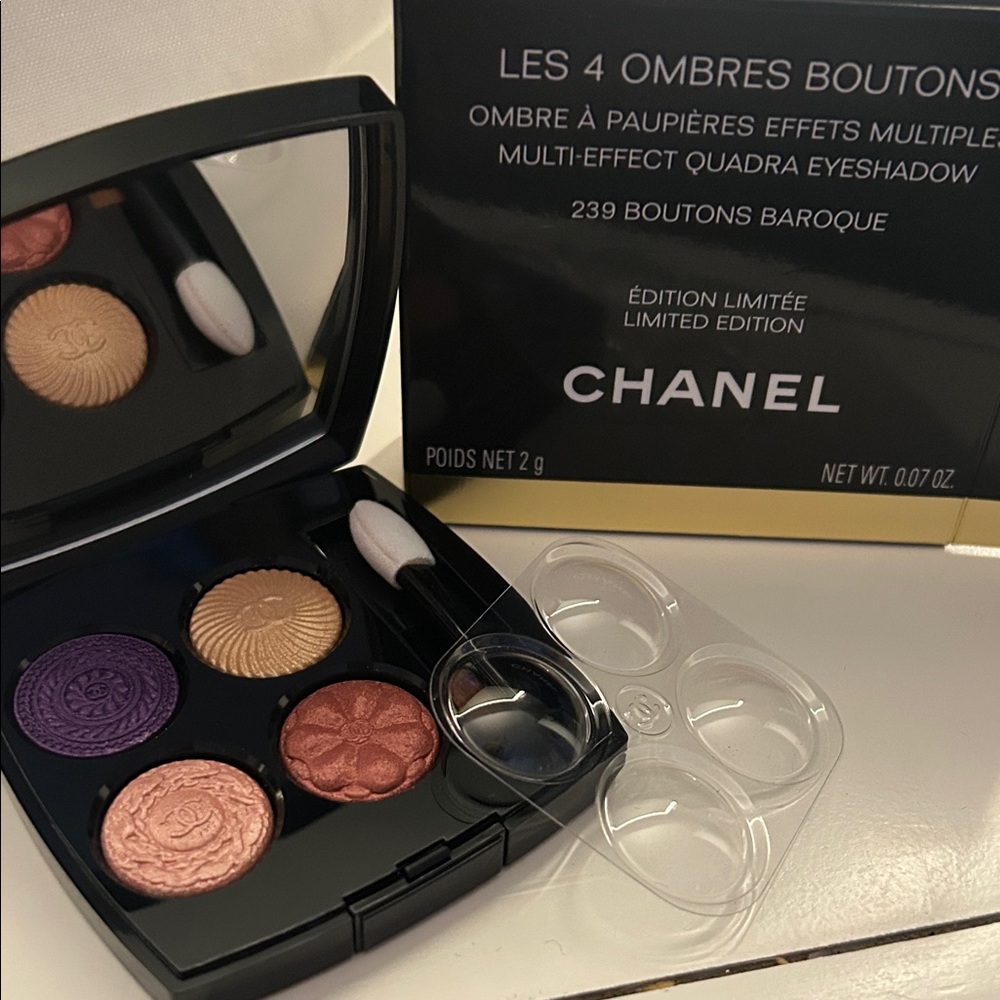 Chanel Multi-Effect Quadra Eyeshadow - Limited Edition 239 boutons baroque